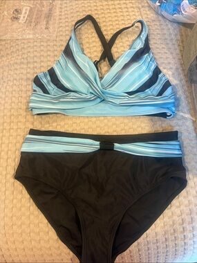 Women’s Blue Striped Cross-Back Bikini Set - Brand Unspecified